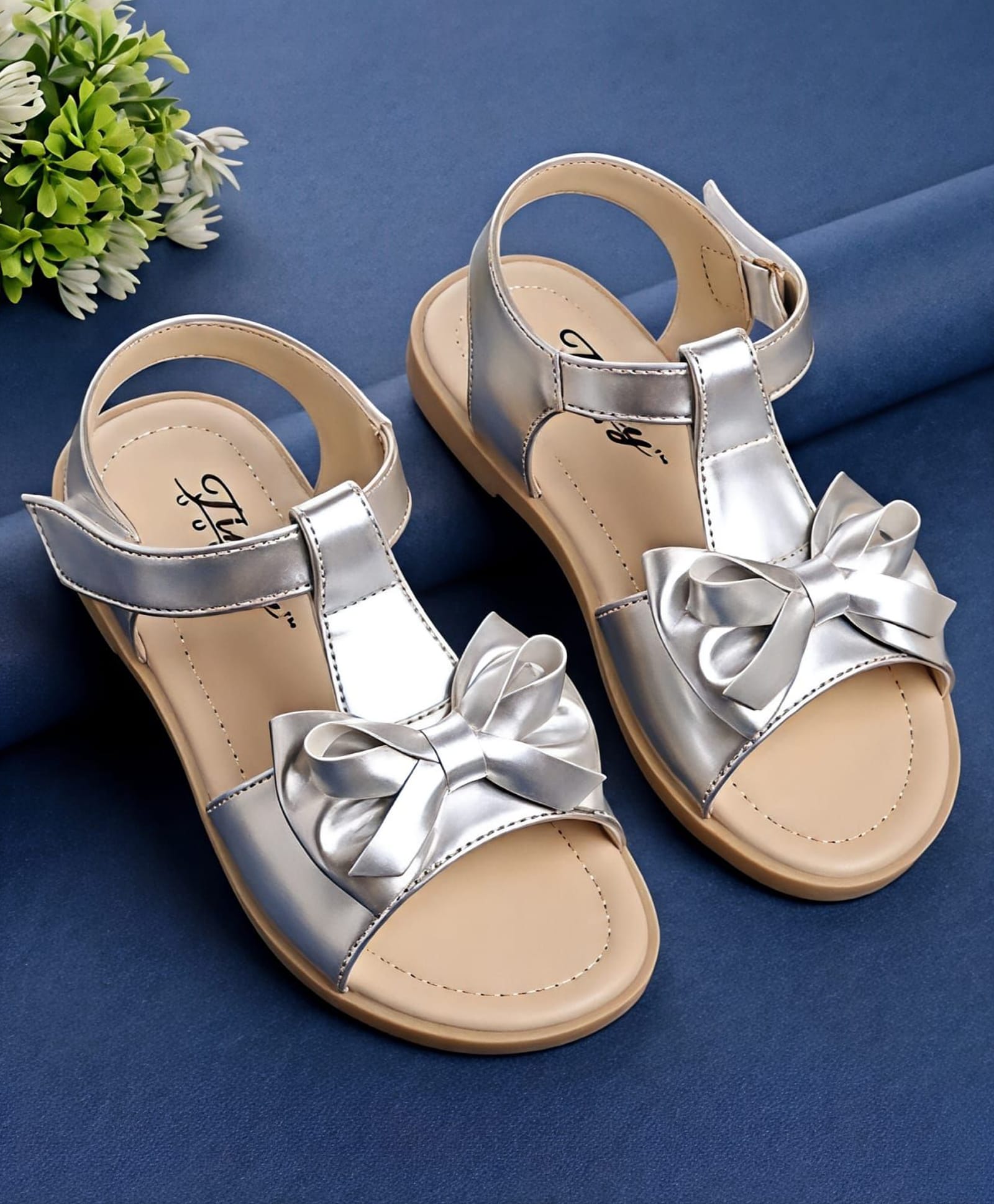 Tiny Bugs Bow Applique Detailed Velcro Closure Sandals - Silver-picture-16