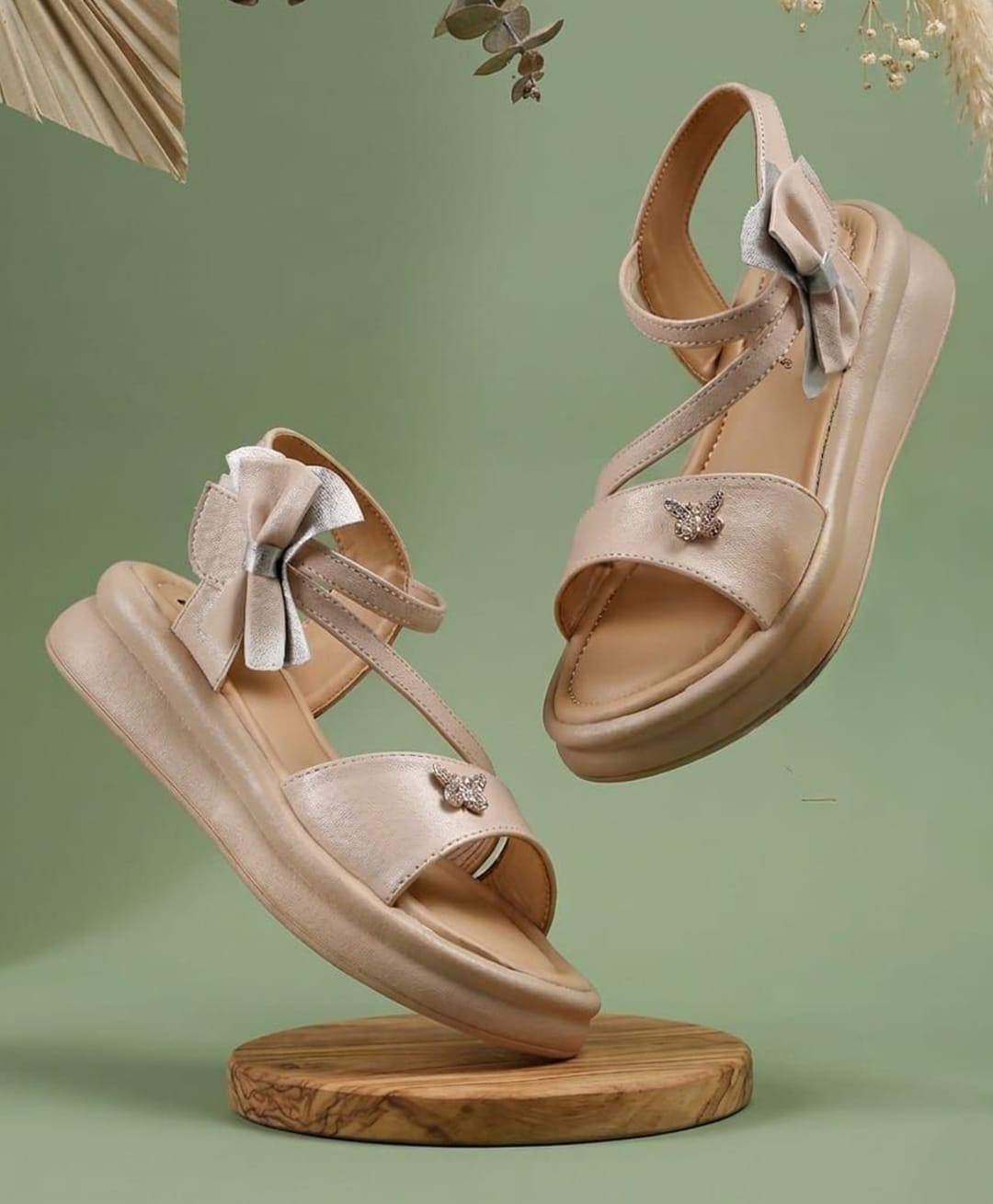 Tiny Bugs Stone Embellished Butterfly & Bow Applique Detailed Velcro Closure Sandals - Beige-picture-20