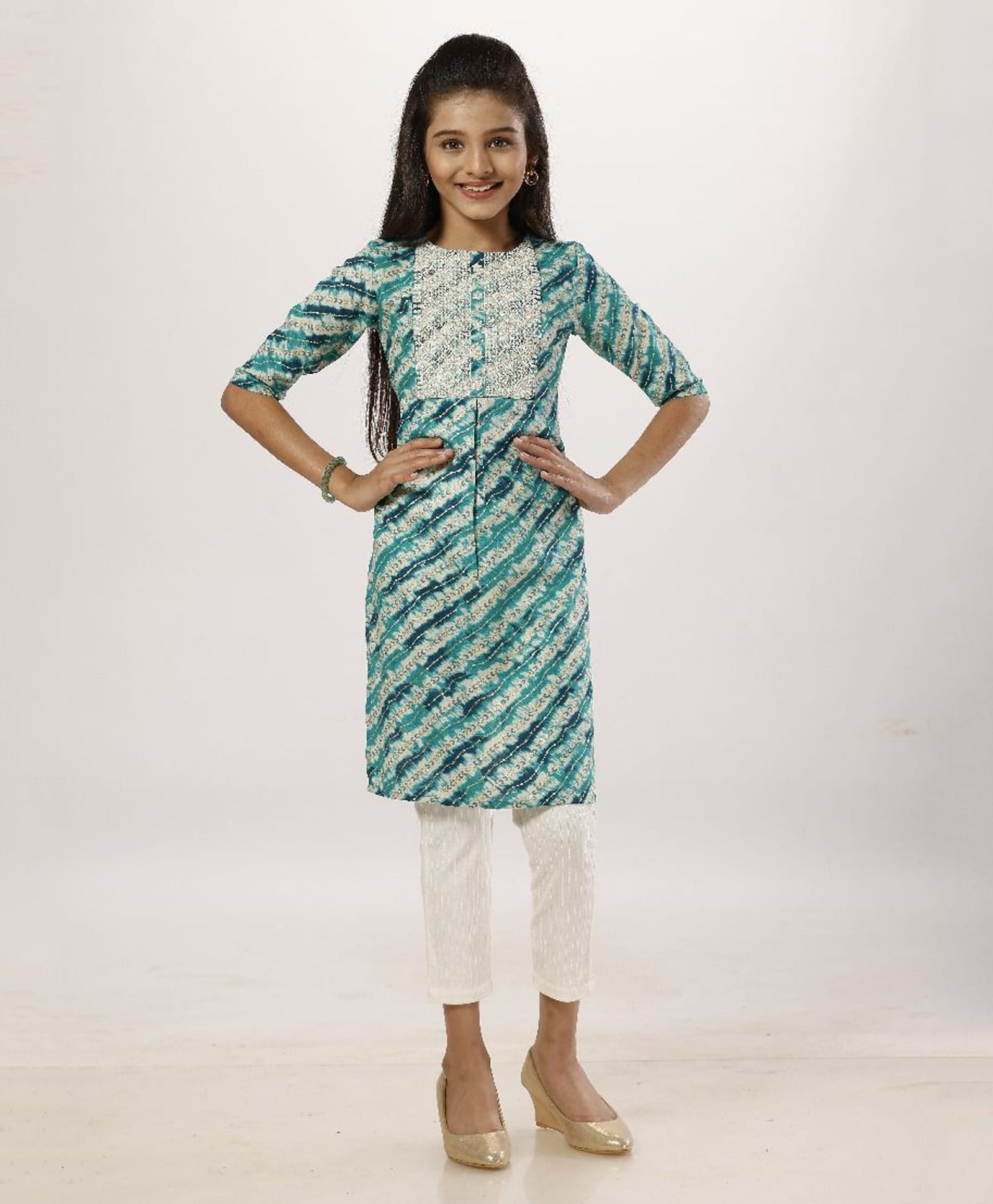 MASTARANG Rayon Woven Three Fourth Sleeves Abstract Printed & Thread Work Embroidered Kurti & Pants Set - Aqua Green-image-39