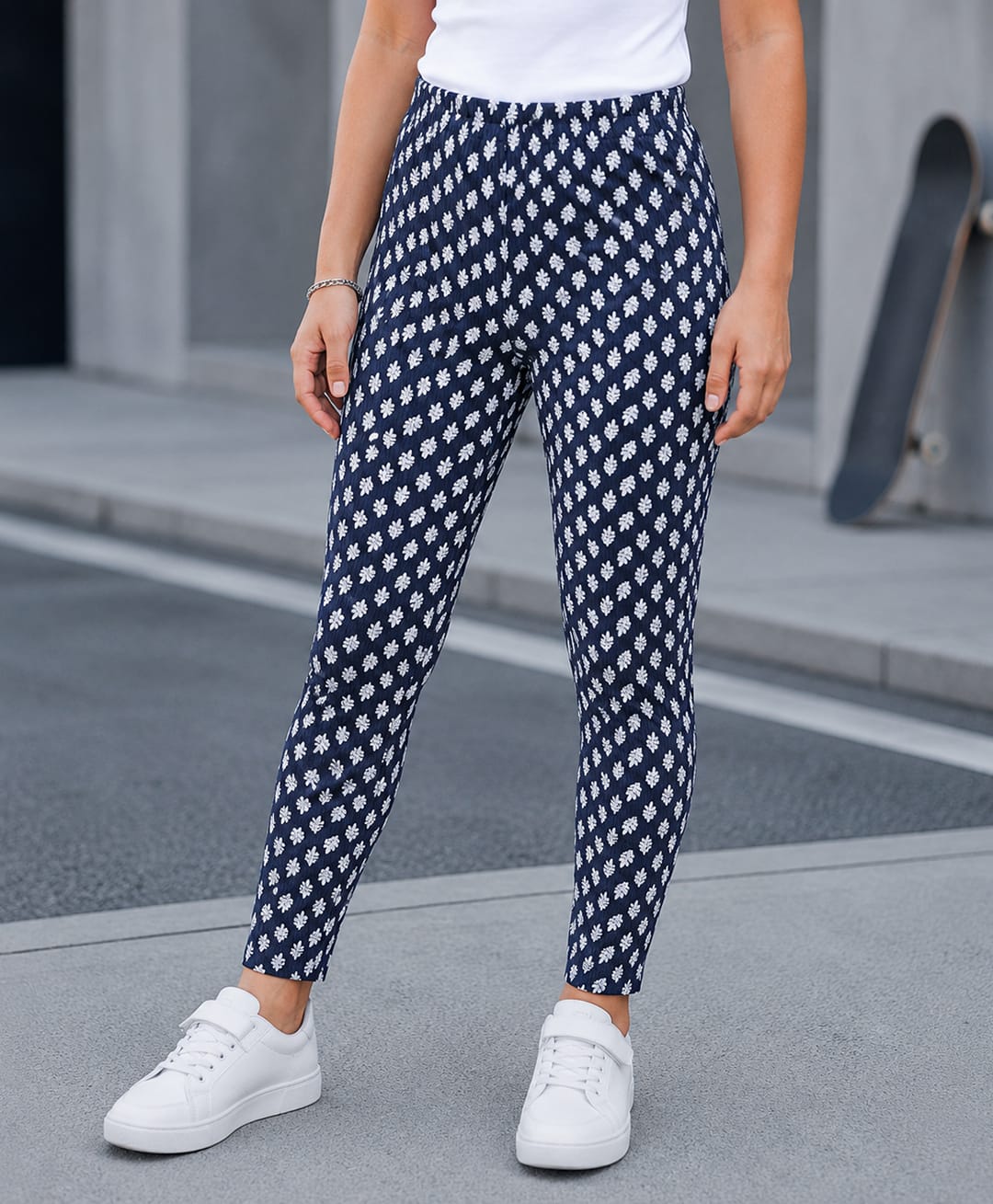 Tiara Cotton Spandex Knit Leaves Printed Leggings - Navy Blue-picture-27