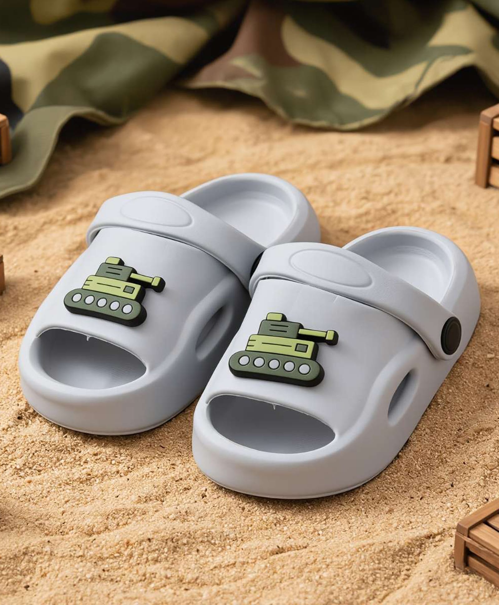 Yellow Bee Military Tank Applique Detailed Slingback Sandals - Grey-picture-35