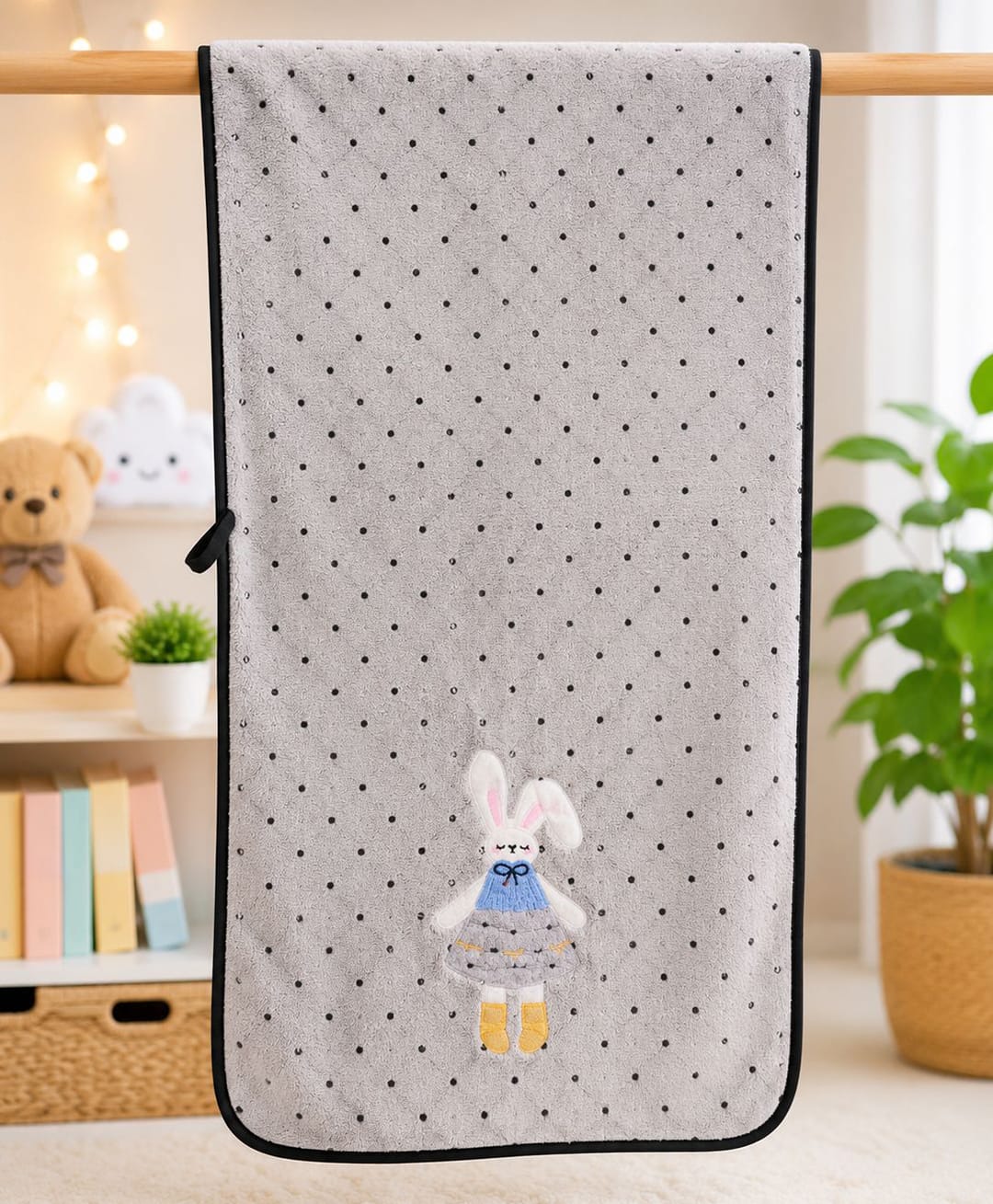 ZQBIEE Knit Polka Dots Designed Bunny Embroidered Towel - Grey-picture-18