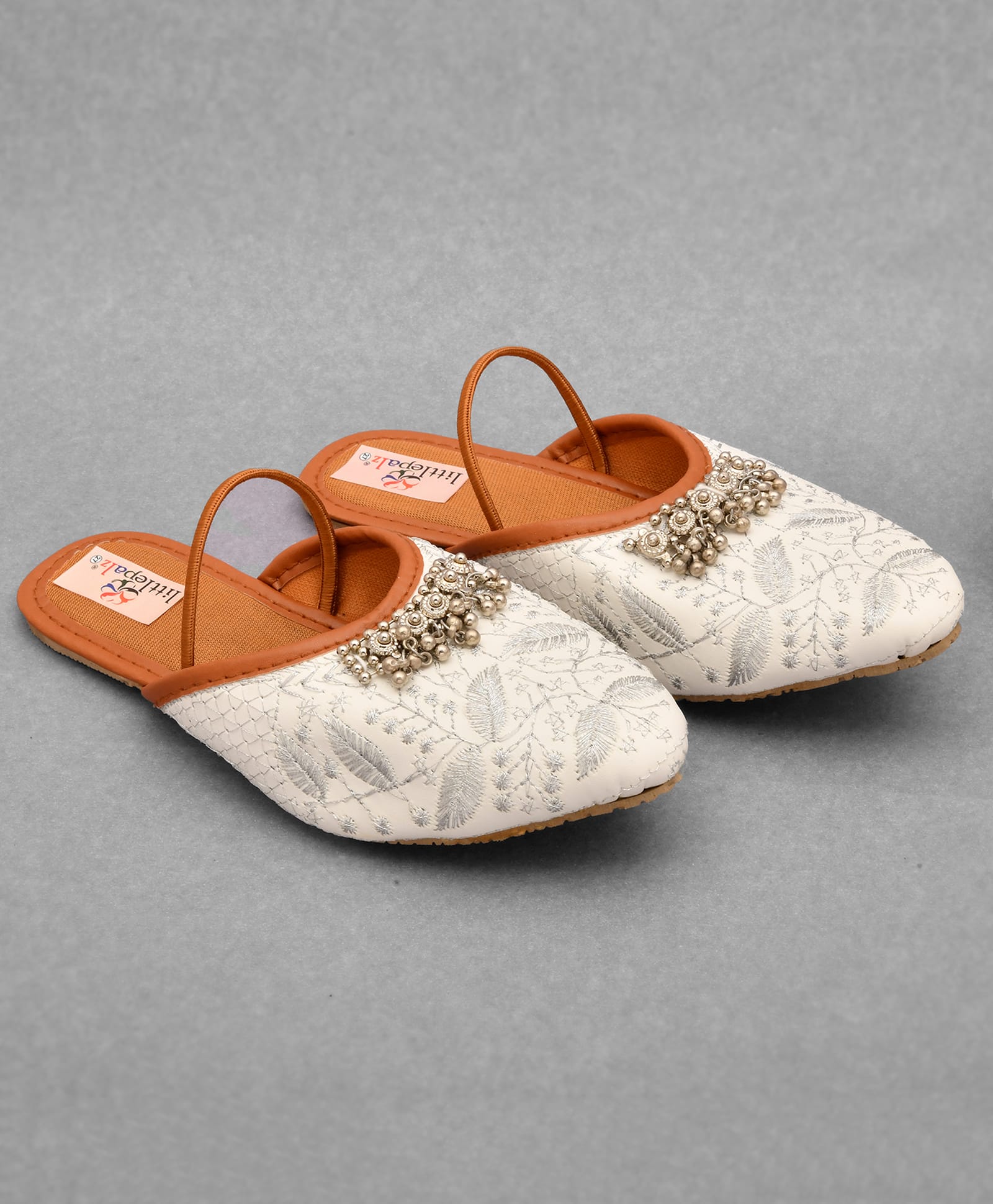 Little Palz Leaves Embroidered & Gungroo Embellished Sandals - White-picture-24
