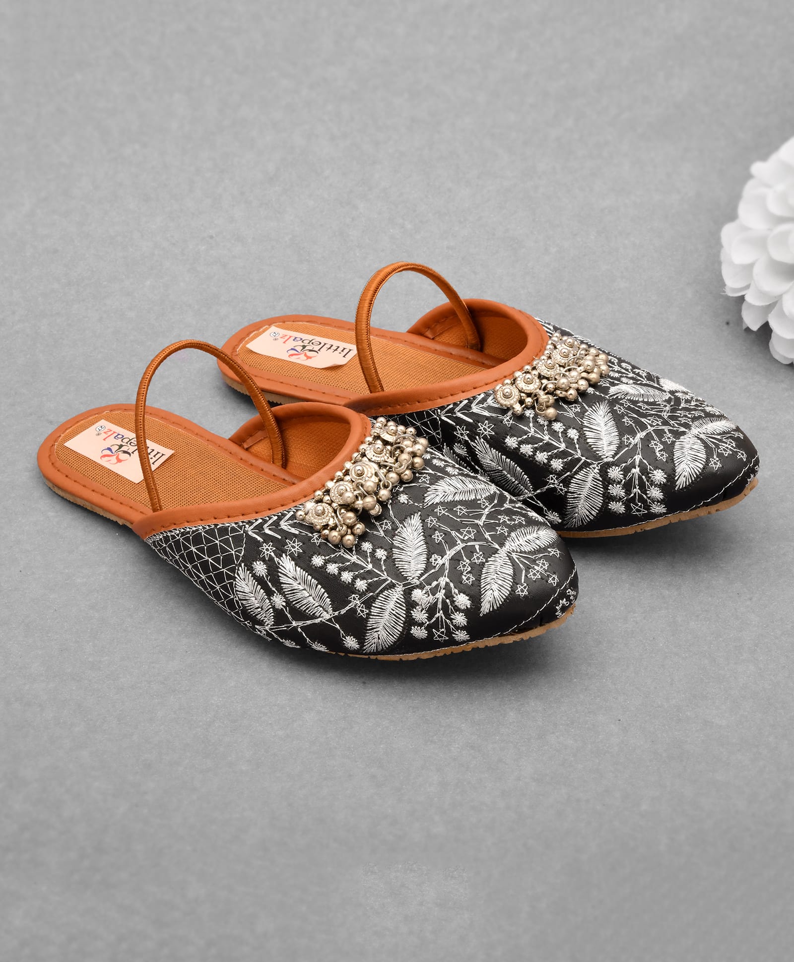 Little Palz Leaves Embroidered & Gungroo Embellished Sandals - Black-picture-27