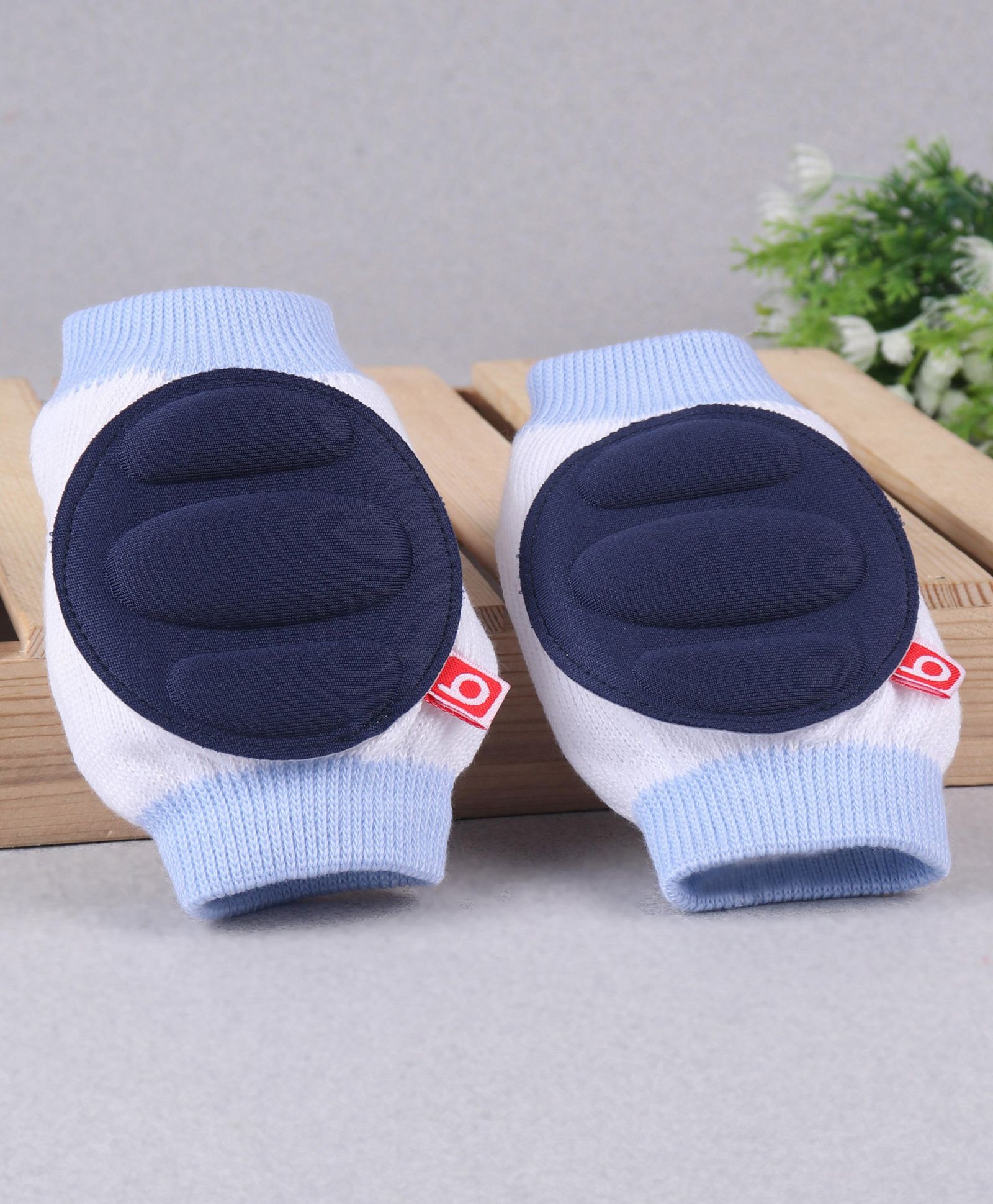 Babyhug Elbow & Knee Protection Pads White and Navy Blue (Design May Vary)-image-2