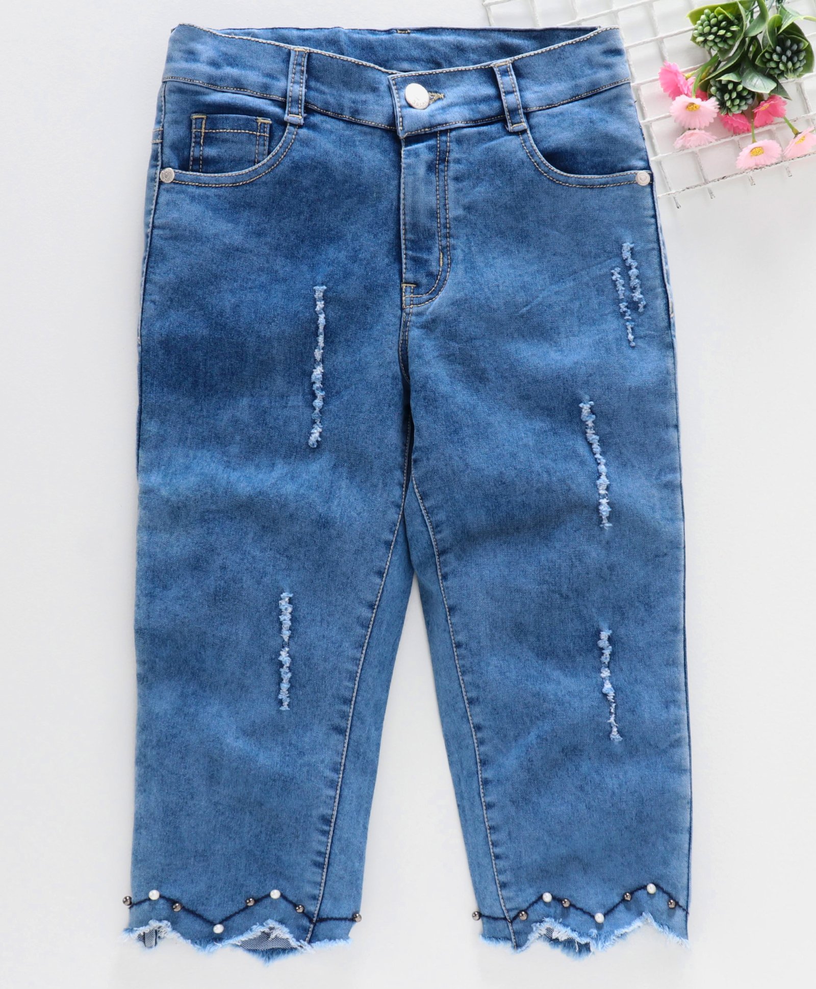denim capris with elastic waist