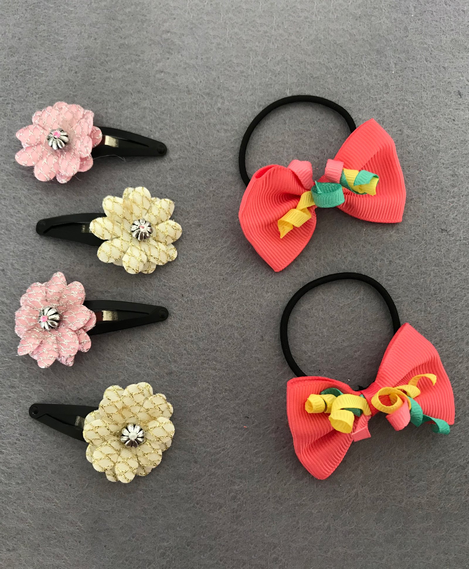 Kalacaree 2 Pair of Floral Design Hair Clips With Bow Design Rubber Bands -  Pink & White for Girls (0 Month-15 Years) Online in India, Buy at   - 8759808