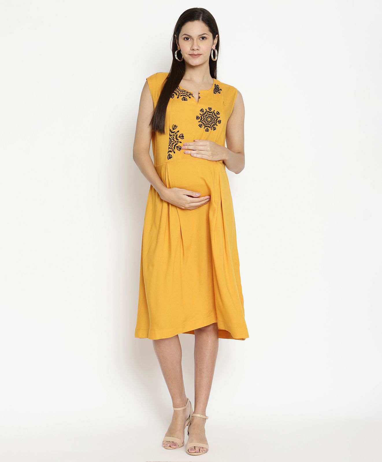 embroidered sleeveless dress