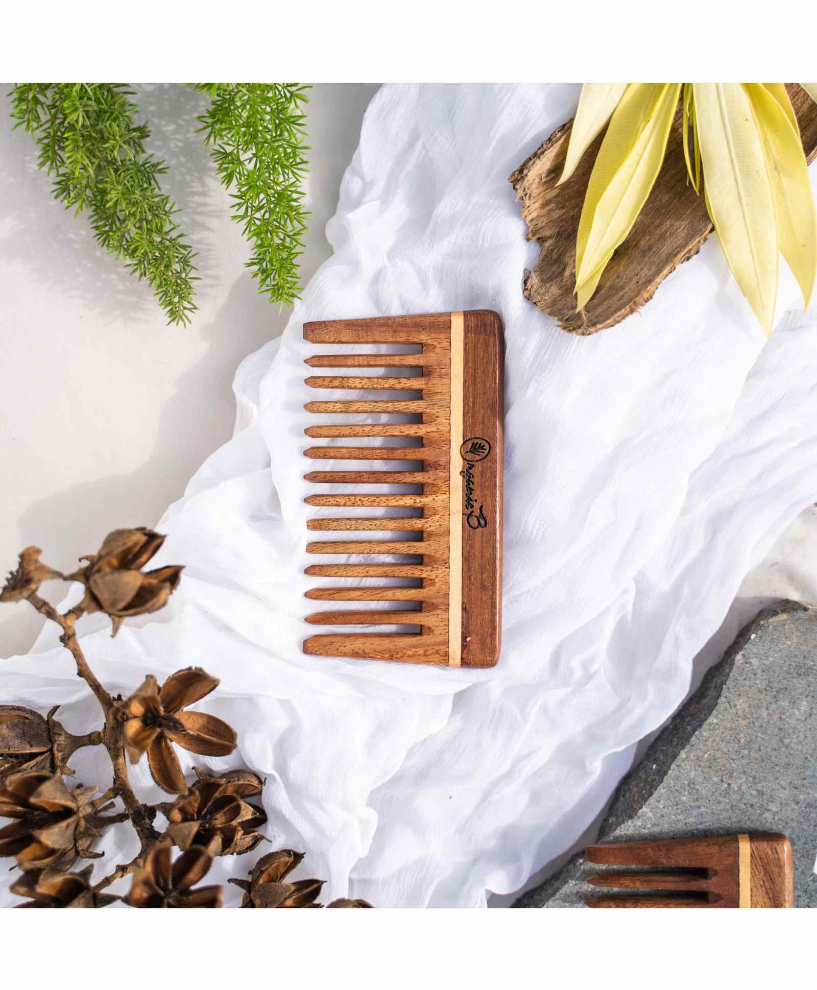 Organic B Wide Teeth Rosewood Comb - Brown-image-5