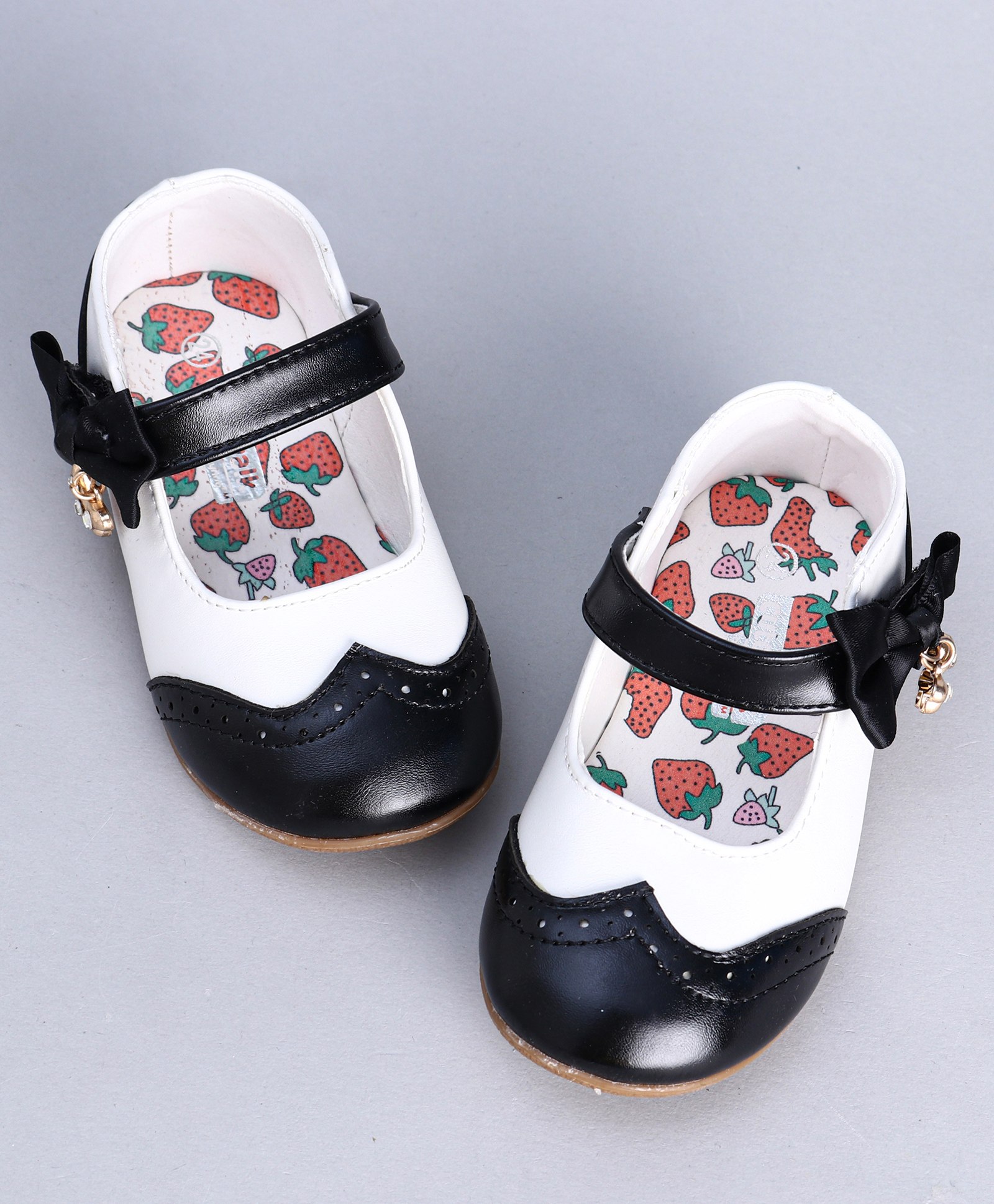 Cute Walk by Babyhug Party Wear Belly Shoes Bow Applique - White Black-image-49